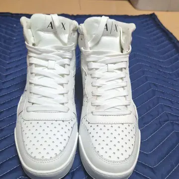 Armani Exchange 화이트 하이컷 스니커즈