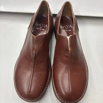 SAYA 브라운 가죽 신발 23.5cm
