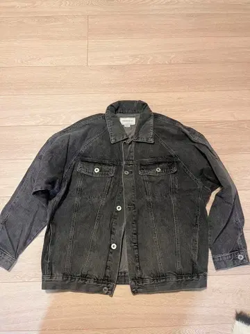 URBAN REVIVO 블랙 데님 자켓