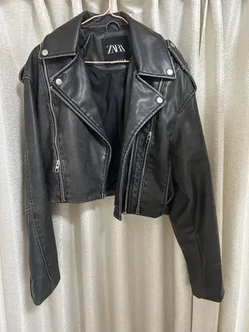 ZARA 블랙 라이더 자켓 크롭 기장