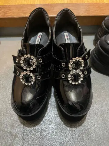 attagirls 통굽 플랫폼 비쥬 벨트 부티