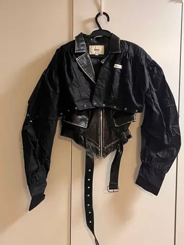 24ans 블랙 크롭 자켓