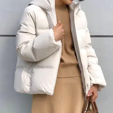 유니클로 심리스 다운 M 화이트