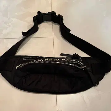 A.P.C. 블랙 웨스트 파우치