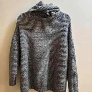 ZARA 그레이 하이넥 니트 스웨터