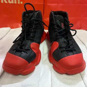 CAMPER PRIMALOFT 블랙/레드 스니커즈 사이즈 40