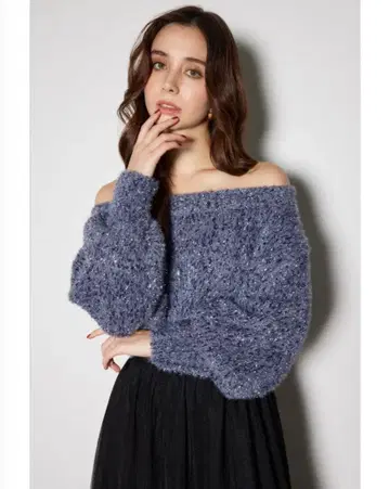 rienda 리엔다 플러피 니트탑 BLU