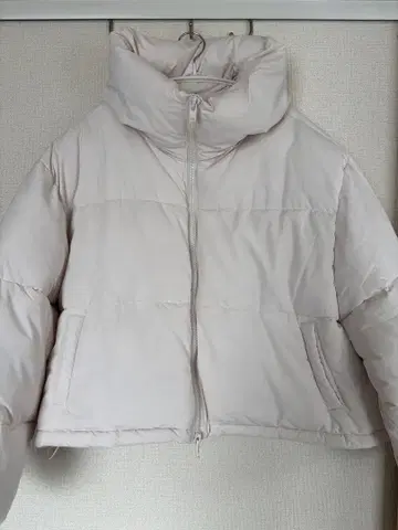 숏 기장 패딩 자켓