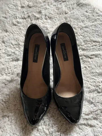 질스튜어트 블랙 에나멜 하이힐