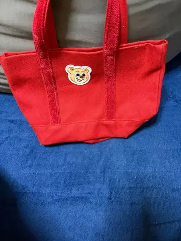 LOVERARY 빨간색 토트백 곰 와펜