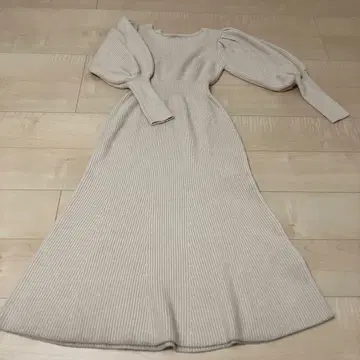 NICE CLAUP 니트 원피스