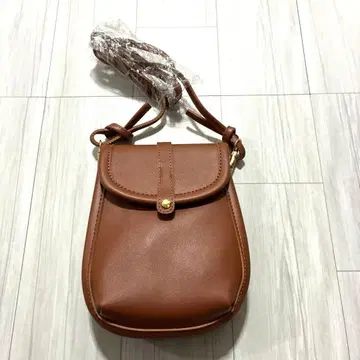 브라운 플랩 숄더백