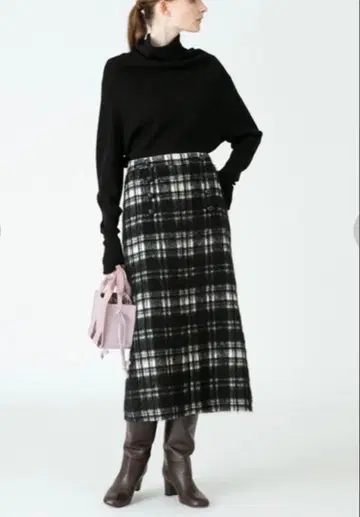 알아바일 샤기 체크 슬릿 스커트 블랙 화이트