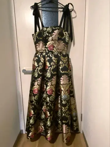 꽃무늬 드레스 블랙