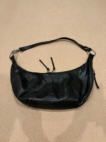 백러쉬 블랙 가죽 숄더백