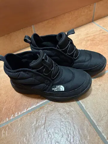 THE NORTH FACE 블랙 스니커즈 US6