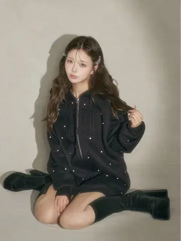 darich DD 로고 비쥬 지퍼 후드티 블랙