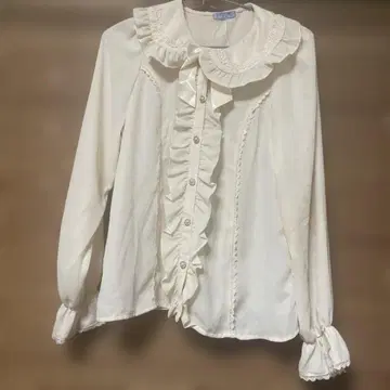 아이보리색 프릴 블라우스 M 사이즈