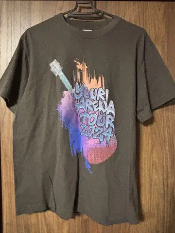 유리 아레나 투어 2024 티셔츠 스미