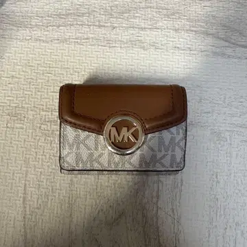 마이클코어스 3단 접이식 지갑