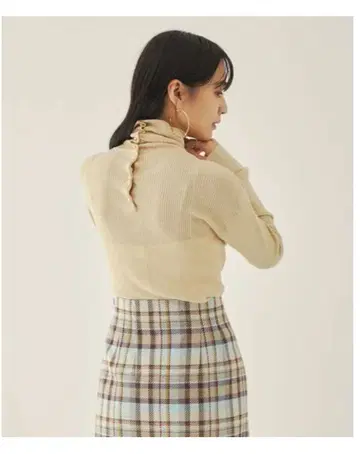 새상품급 EMMEL REFINES 모조 진주 리브 롱 슬리브 니트