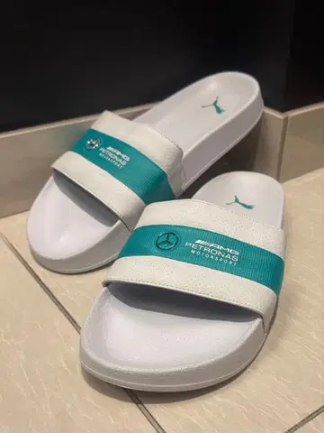 PUMA 메르세데스 AMG 슬라이드 샌들/샤워 슬리퍼