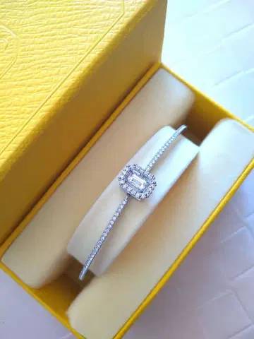 스와로브스키 새상품입니다 Millenia 뱅글 Swarovski