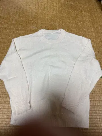 화이트 니트 스웨터 2L 아크릴 100%