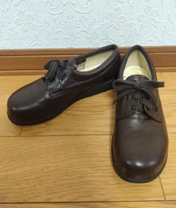 [ 착용 1회! 다이마루 구매 하자품 일본제 워킹화 스니커즈 22.0 ]