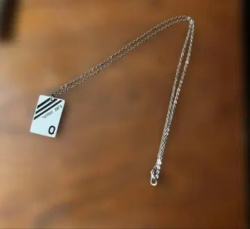 넘버 제로 스트라이프 무늬 실버 목걸이