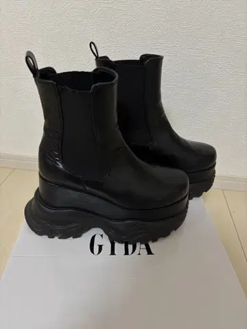 W 밑창 사이드 지퍼 숏부츠