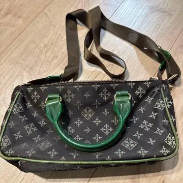 russet 숄더백 블랙/그린