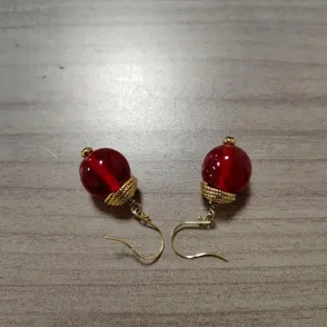 카네코 이사오 빨간색 유리 비즈 귀걸이