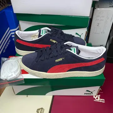 미사용 배송비 포함 PUMA SUEDE VTG 네이비/빨간색