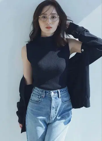 [ 택 포함 새상품 ] anuans 실크 블렌드 슬리브리스 니트 풀오버