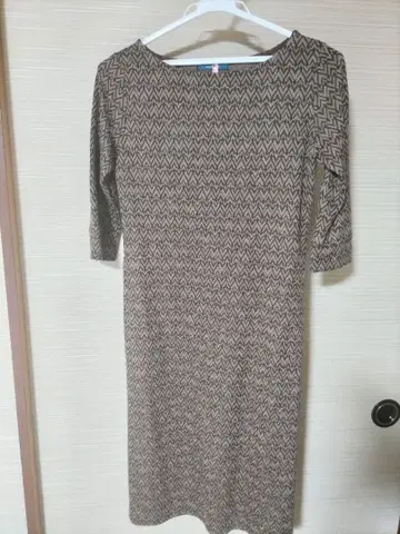 moderate 지그재그 패턴 7부 소매 원피스