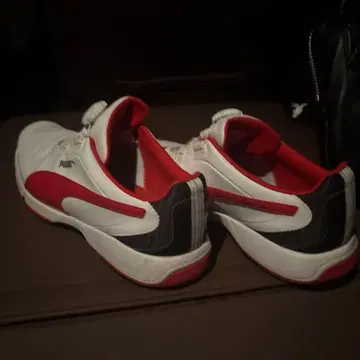 PUMA 화이트/레드 스니커즈 EU 45