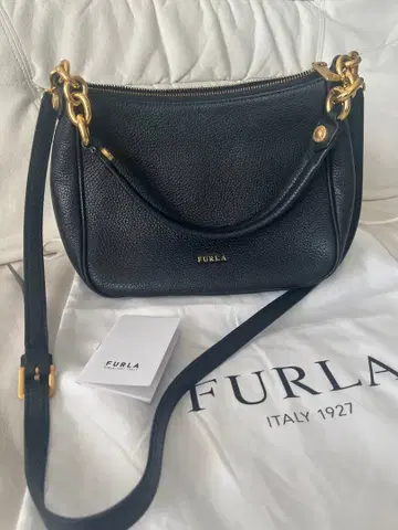 FURLA 블랙 가죽 숄더백