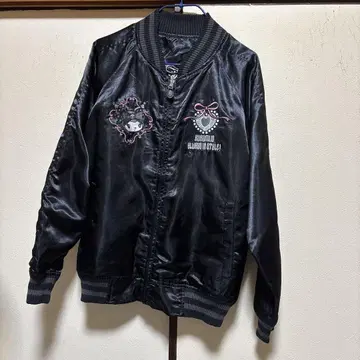 KUROMI 마이멜로디 새틴 바시티 자켓 블랙 컬러 리버서블