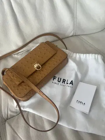 FURLA 베이지 가죽 숄더백