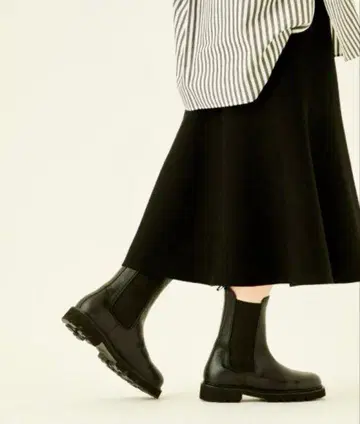 [미사용과 동일] 코르소 로마 40 블랙 사이드 고어 부츠