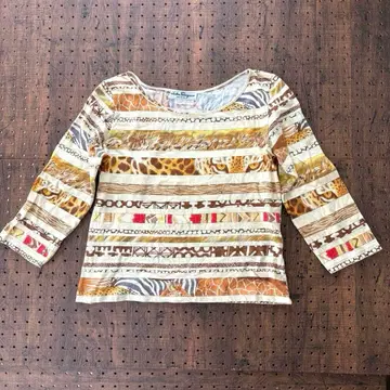 살바토레 페라가모 롱 T 긴팔 티셔츠 이탈리아제 애니멀