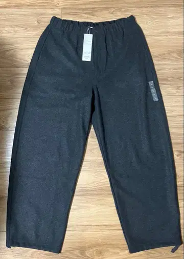 유니클로 U 브러쉬드 맨투맨 와이드 팬츠 L