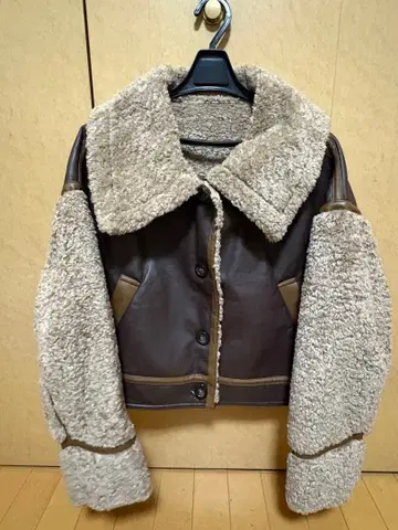 브라운 보아 자켓