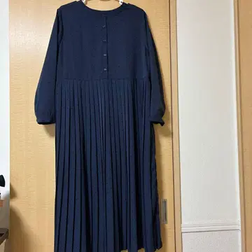 스튜디오 클립 네이비 도트 무늬 플리츠 원피스