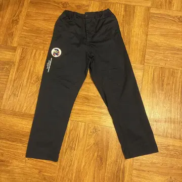 FREAKS STORE 캐릭터 자수 다크 블루 워크 팬츠