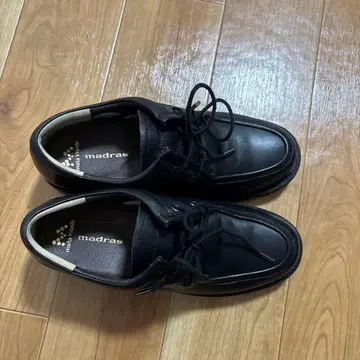 madras 블랙 레이스업 슈즈