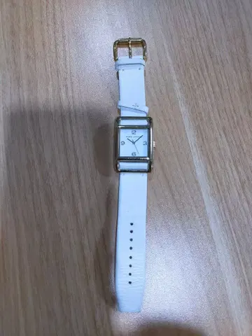 마크 제이콥스 화이트 가죽 손목시계