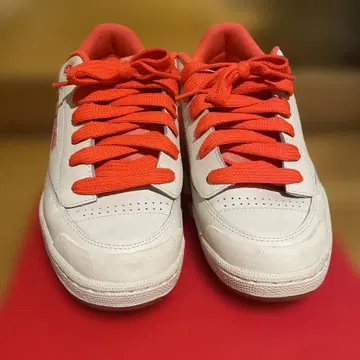 리복 화이트/오렌지 스니커즈