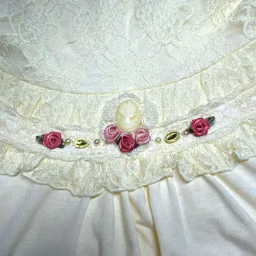 axes femme 크림색 긴팔 상의